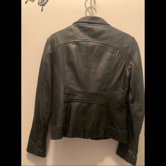 Danier leather jacket with removeable liner - Picture 3 of 3